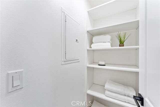 Detail Gallery Image 23 of 36 For 126 47th Street #1,  Newport Beach,  CA 92663 - 3 Beds | 2/1 Baths