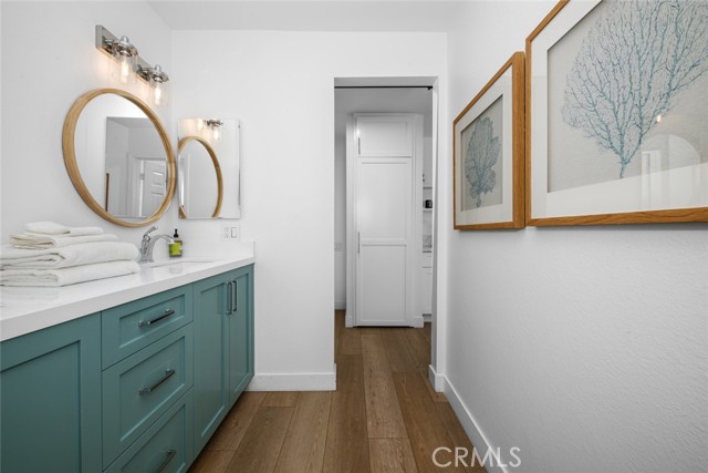 Detail Gallery Image 23 of 41 For 700 E Oceanfront, Newport Beach,  CA 92661 - 4 Beds | 3 Baths