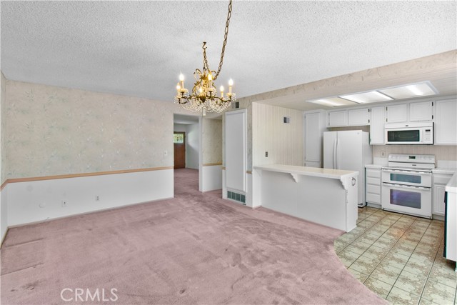 1437 Dalmatia Drive, San Pedro CA: https://media.crmls.org/medias/7e1c482f-3c90-42e3-b475-da1fbda5c100.jpg