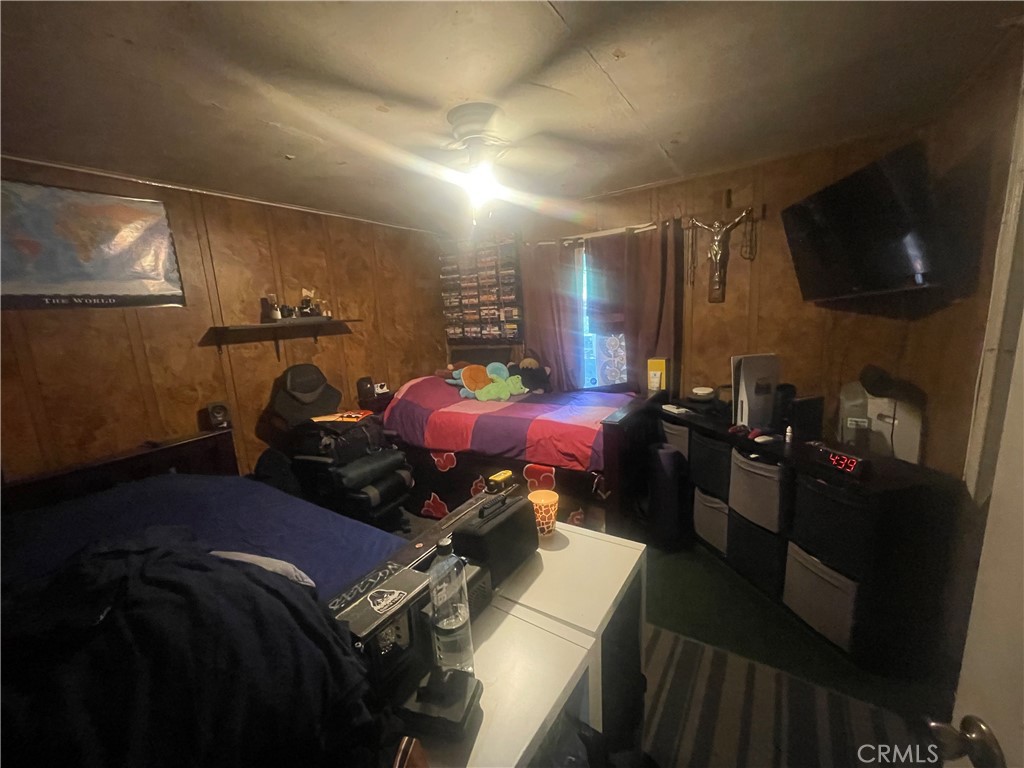 https://media.crmls.org/medias/7e1c7d59-7c6a-4fa5-8638-b09ef79acd04.jpg?preset=X-Large