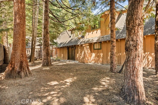 Detail Gallery Image 2 of 40 For 31413 Overhill Dr, Running Springs,  CA 92382 - 5 Beds | 2 Baths