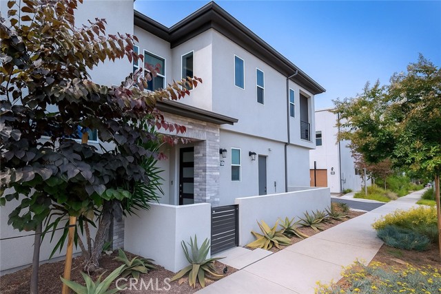 181 Abacus, Irvine CA: https://media.crmls.org/medias/7e1cc80b-0e27-4987-8115-37ac0f401084.jpg