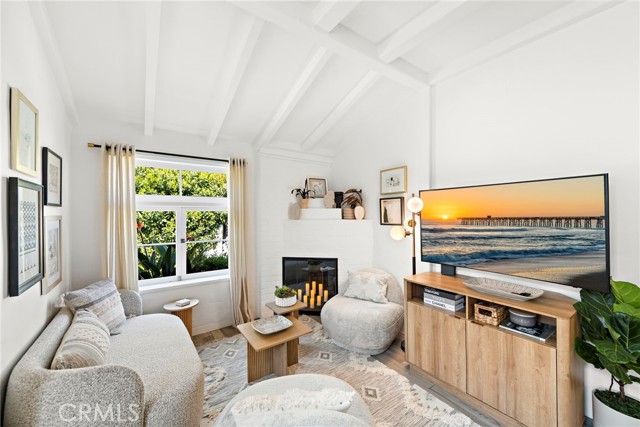Detail Gallery Image 7 of 42 For 565 Lombardy Ln, Laguna Beach,  CA 92651 - 2 Beds | 1 Baths