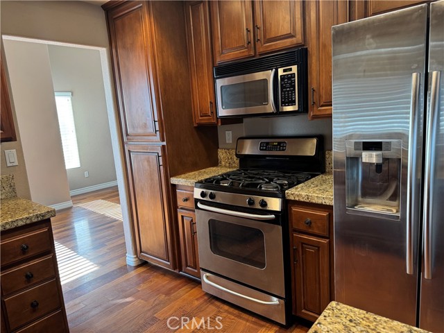Detail Gallery Image 6 of 15 For 10249 Southridge Dr, Rancho Cucamonga,  CA 91737 - 3 Beds | 2/1 Baths