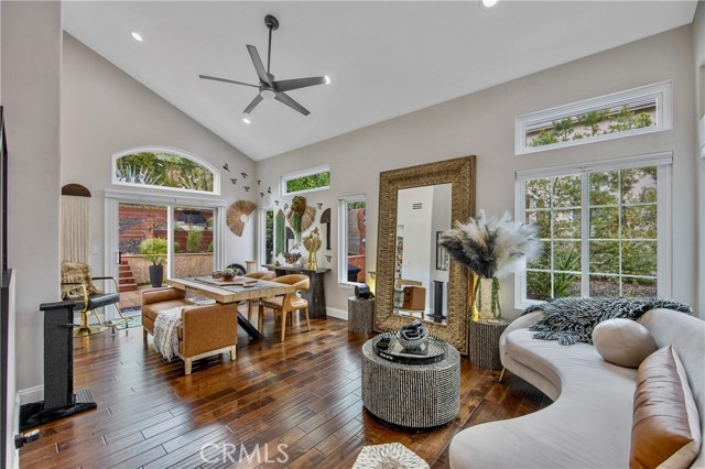 Detail Gallery Image 3 of 36 For 133 Concerto, Oak Park,  CA 91377 - 3 Beds | 3 Baths