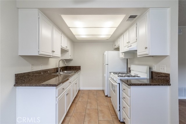 Detail Gallery Image 6 of 17 For 1251 S Meadow Ln #145,  Colton,  CA 92324 - 2 Beds | 2 Baths