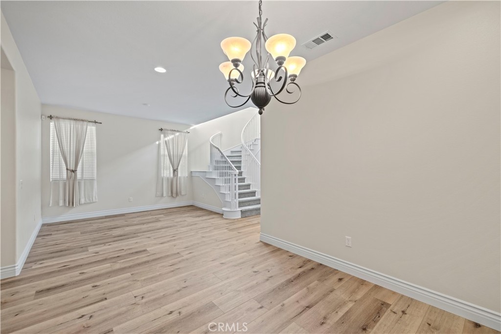 MLS #SR25259159 image #8