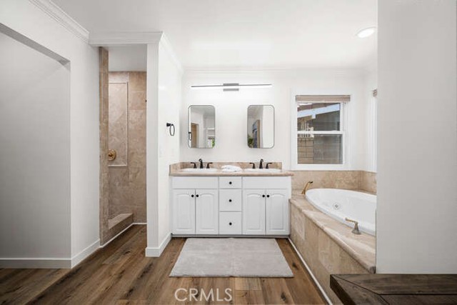 3221 Copa De Oro Drive, Los Alamitos CA: https://media.crmls.org/medias/7e1f7619-136e-44f1-ad55-9a6bcea1ad85.jpg