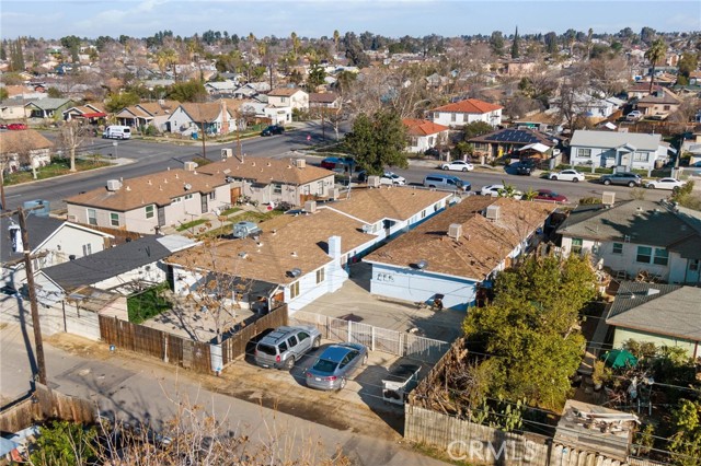 1307 1311 Oregon Street, Bakersfield CA: https://media.crmls.org/medias/7e1fa902-3efe-436c-897a-ccc2316a7783.jpg