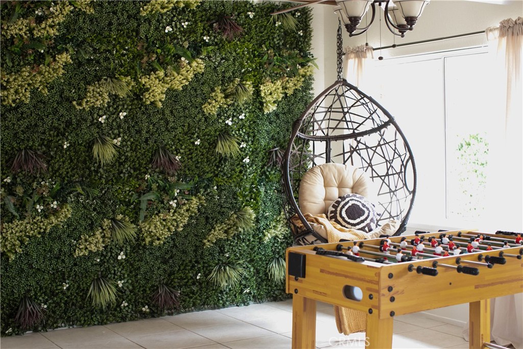 https://media.crmls.org/medias/7e1fdf01-d10e-4b89-bd63-54d42ddb8444.jpg?preset=X-Large