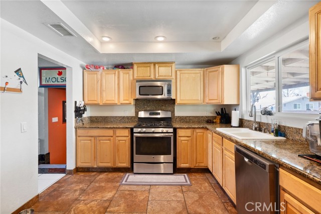 Detail Gallery Image 6 of 46 For 6770 Berkshire, Rancho Cucamonga,  CA 91701 - 4 Beds | 3 Baths