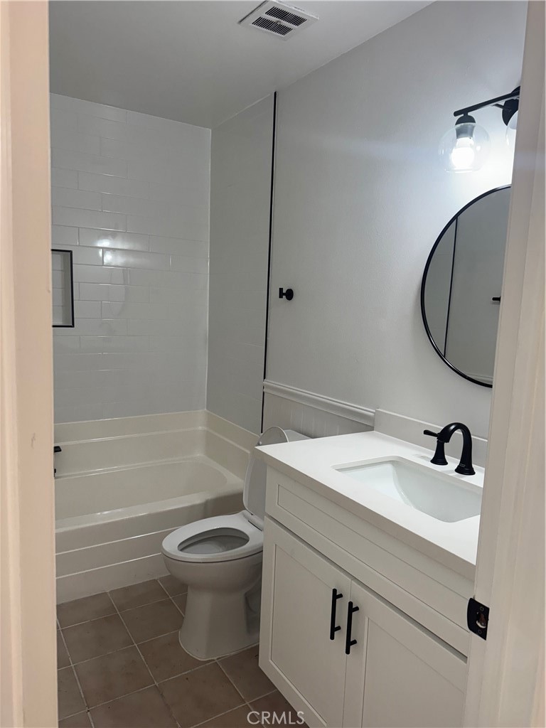 MLS #OC25252617 image #9