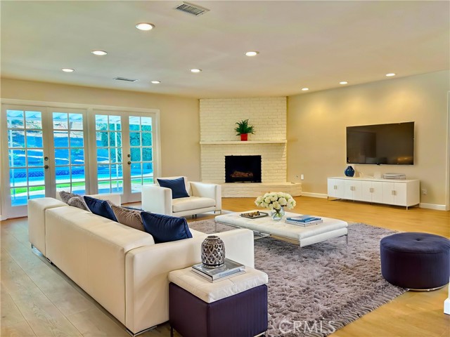 Front Image Thumbnail for CRSR25268507