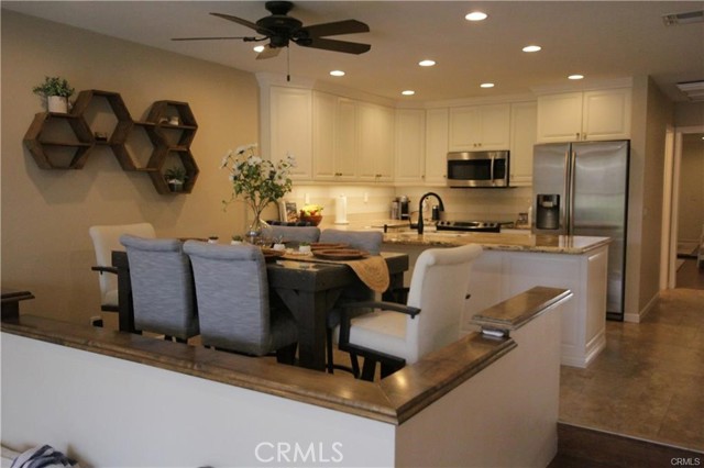 6221 Marina Pacifica N Drive, Long Beach CA: https://media.crmls.org/medias/7e21f5b3-b594-43b2-a8e1-d61f5c0f1dc0.jpg