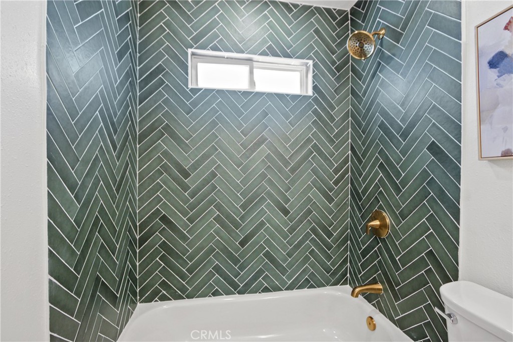 7e220232 E5fe 460d A5b0 Cd4043b1ea77