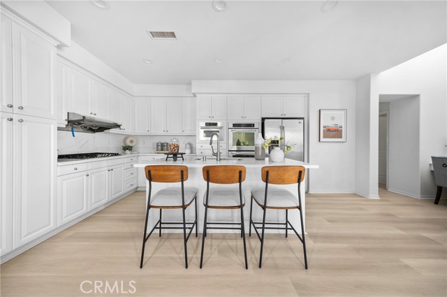 97 Twin Gables, Irvine CA: https://media.crmls.org/medias/7e220323-f11c-4bb7-80e6-b8c4038825c2.jpg
