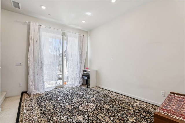 Detail Gallery Image 7 of 21 For 1571 Lima #5,  Placentia,  CA 92870 - 1 Beds | 1/1 Baths