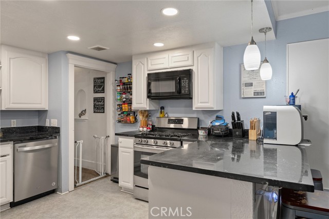 1225 Floral Avenue, Oroville CA: https://media.crmls.org/medias/7e228c5f-6359-432c-8a3a-8ee218a0ade4.jpg