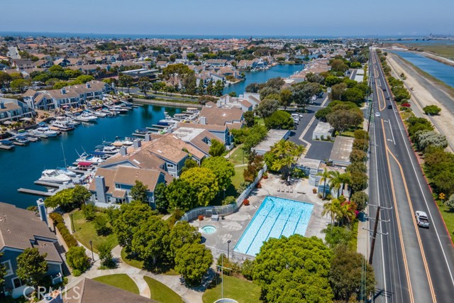 3682 Montego Drive, Huntington Beach CA: https://media.crmls.org/medias/7e2317fe-3943-43d9-861c-e6f37ad25e28.jpg