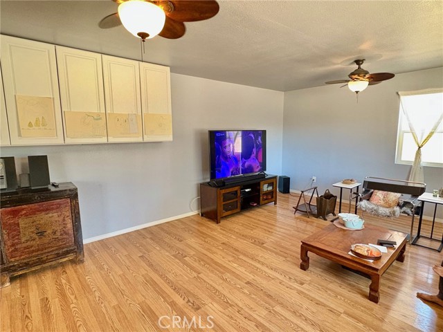 Detail Gallery Image 17 of 20 For 14195 Whispering Sands Dr, Victorville,  CA 92392 - 4 Beds | 2 Baths