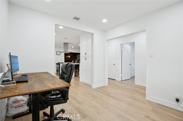 3686 Palo Verde Avenue, Long Beach CA: https://media.crmls.org/medias/7e23e112-015d-4d0e-87fc-838fa143f010.jpg