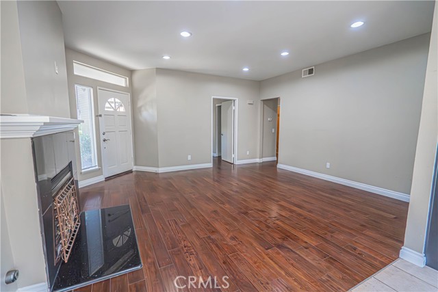 Detail Gallery Image 7 of 32 For 26107 Mcbean #61,  Valencia,  CA 91355 - 2 Beds | 2 Baths