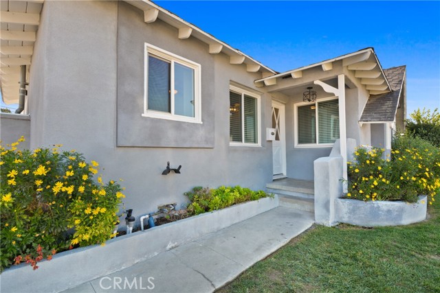 Detail Gallery Image 3 of 22 For 10624 Elgers St, Bellflower,  CA 90706 - 3 Beds | 2 Baths