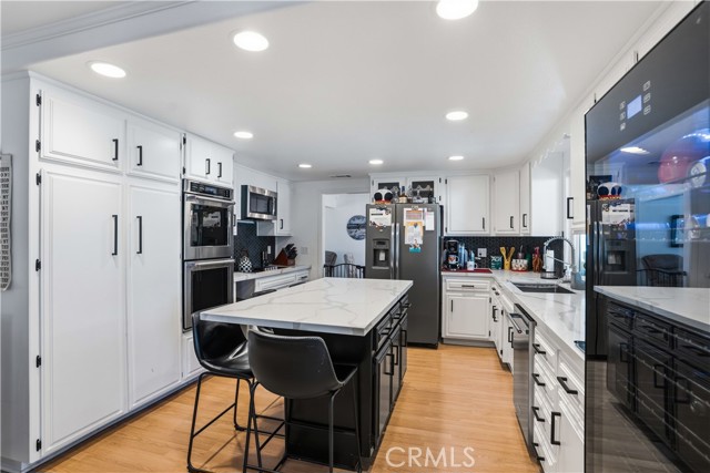 Detail Gallery Image 17 of 72 For 30169 Gulf Stream Dr, Canyon Lake,  CA 92587 - 4 Beds | 3 Baths