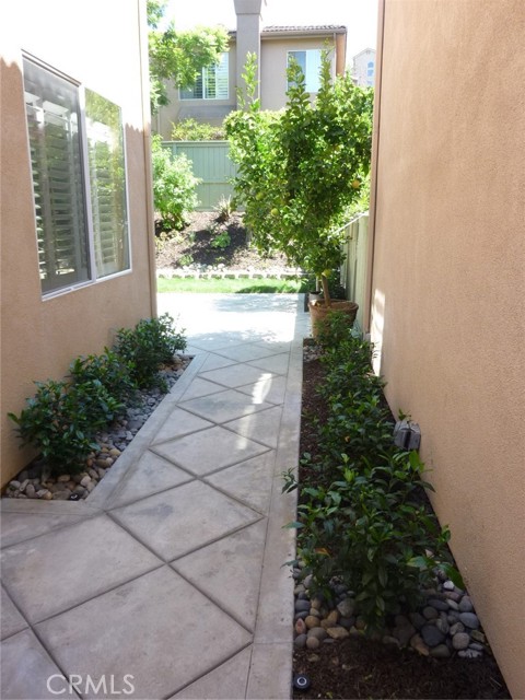 Detail Gallery Image 2 of 46 For 141 Trofello Ln, Aliso Viejo,  CA 92656 - 2 Beds | 2/1 Baths