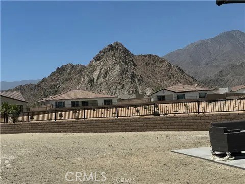 https://media.crmls.org/medias/7e257ca8-6711-4ba2-9d2c-149e56a1395f.jpg?preset=X-Large