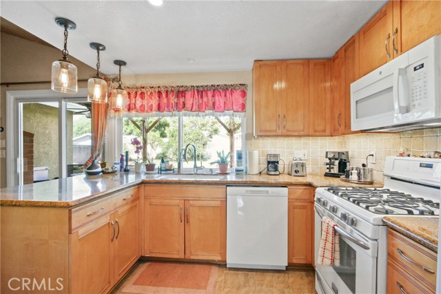 1477 Winston Court, Upland CA: https://media.crmls.org/medias/7e2627ee-6853-4f76-8896-6db9d255be76.jpg