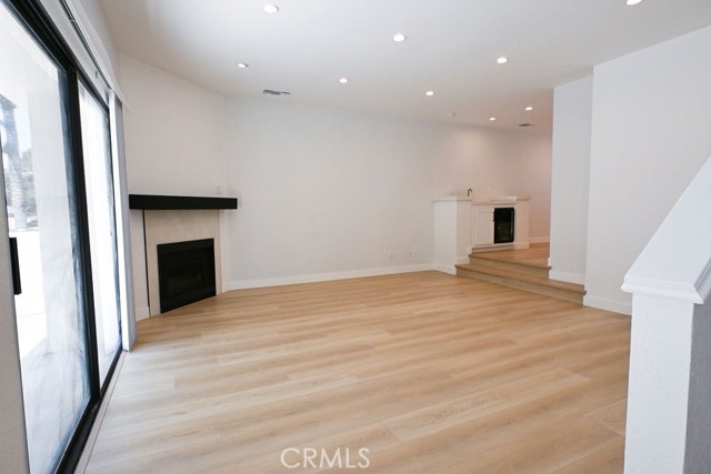 15111 Freeman Avenue, Lawndale CA: https://media.crmls.org/medias/7e262ce0-6461-45ba-beb7-edfea7ea3e1d.jpg