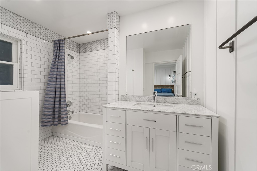 MLS #OC25141855 img 22