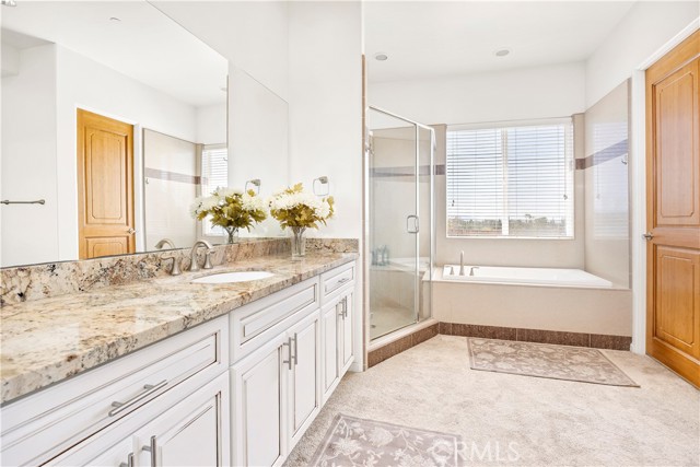 556 Via Pueblo, Riverside CA: https://media.crmls.org/medias/7e26b29f-41ef-4db1-bfe3-6dfe600f67b1.jpg