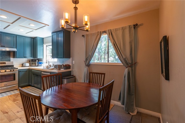 Detail Gallery Image 6 of 30 For 31045 Valley Oak Dr, Running Springs,  CA 92382 - 2 Beds | 2 Baths
