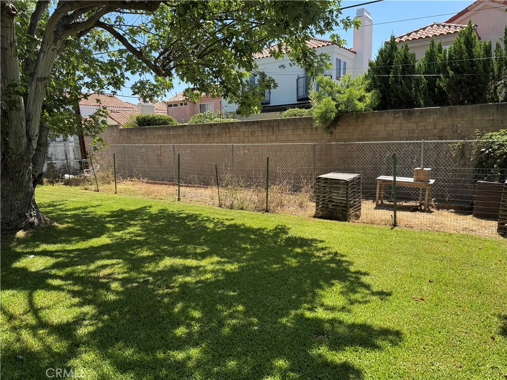 MLS #OC25082550 image #3