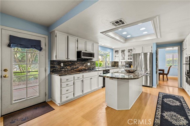 Detail Gallery Image 6 of 24 For 27118 Highlands Ln, Valencia,  CA 91354 - 4 Beds | 3 Baths