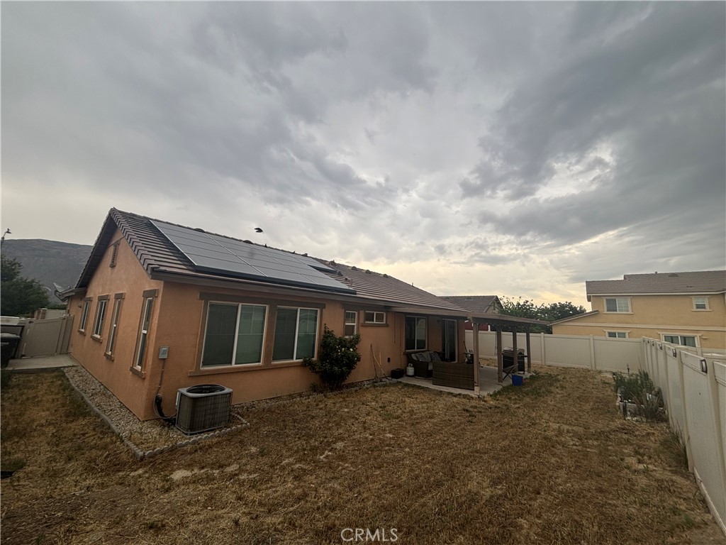 https://media.crmls.org/medias/7e2780cd-fe08-4765-a1b2-5d699c61816f.jpg?preset=X-Large