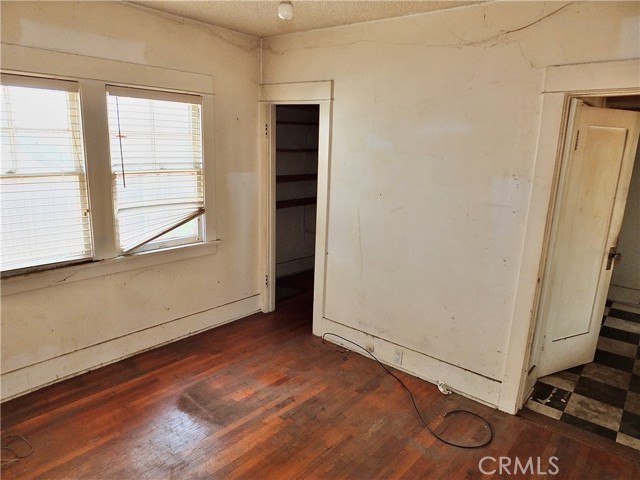 744 Gladys Avenue, Long Beach CA: https://media.crmls.org/medias/7e2846a2-cf54-4c80-99b1-ac65c2bf01f7.jpg
