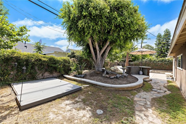 Detail Gallery Image 16 of 19 For 16882 Ross Ln, Huntington Beach,  CA 92647 - 4 Beds | 2 Baths