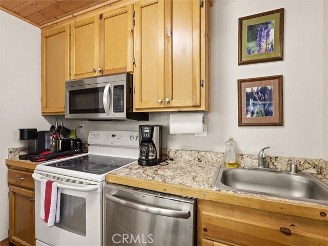 Detail Gallery Image 13 of 24 For 7739 Black Pine, Fish Camp,  CA 93623 - 1 Beds | 1 Baths