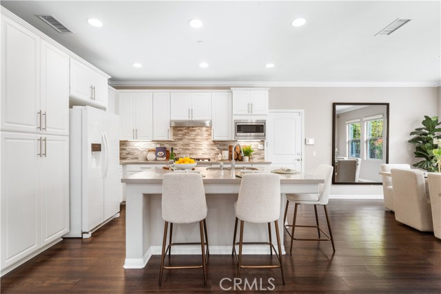 Detail Gallery Image 13 of 47 For 102 Yellow Pine, Irvine,  CA 92618 - 4 Beds | 4 Baths