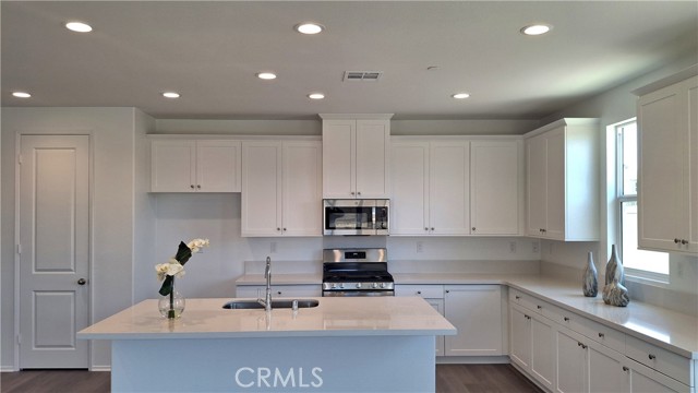 2685 Moonshimmer Street, Hemet CA: https://media.crmls.org/medias/7e2a5620-4b8c-4a27-9307-47f4f1521f02.jpg