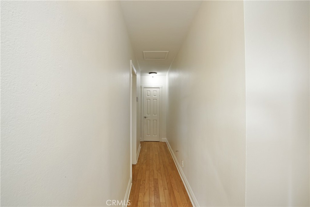 https://media.crmls.org/medias/7e2a5900-125c-40bd-af76-5420dfe50260.jpg?preset=X-Large