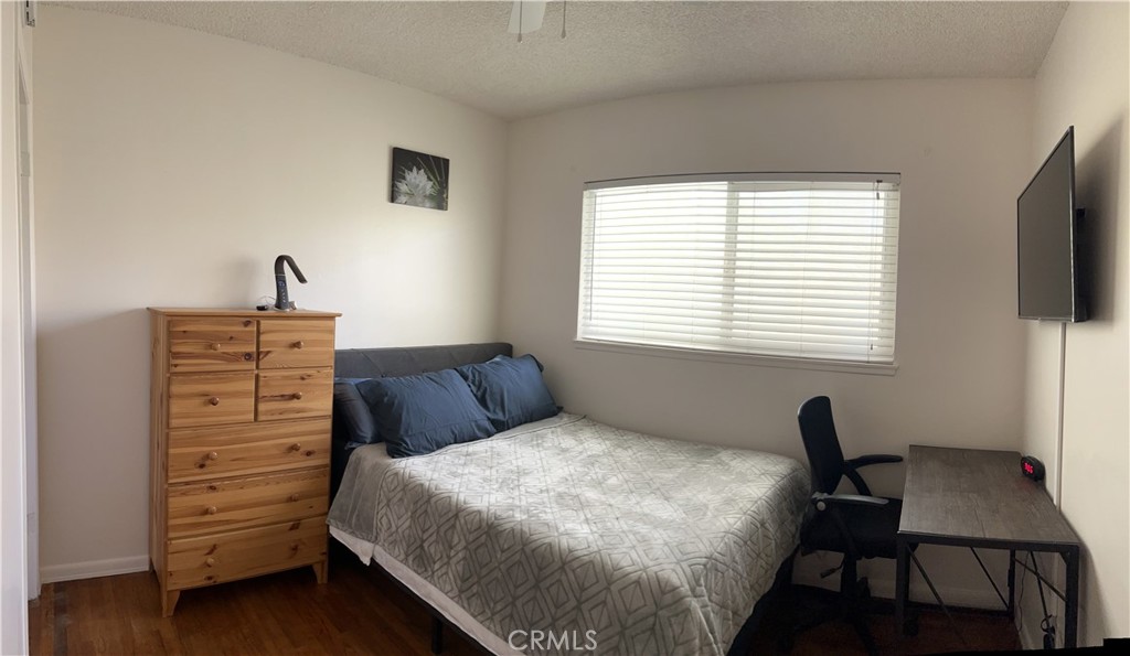 https://media.crmls.org/medias/7e2bb9e0-a895-4c0f-8ead-367e9622ae45.jpg?preset=X-Large