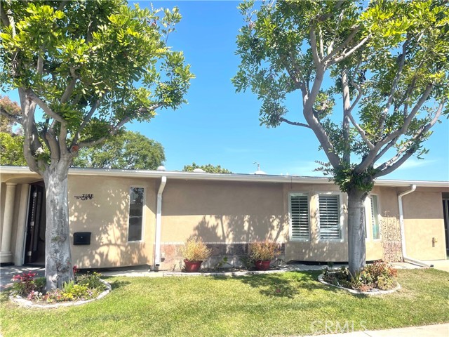 1060 Foxburg Road, Seal Beach CA: https://media.crmls.org/medias/7e2be968-a06e-4113-a71f-5483e60fc86d.jpg