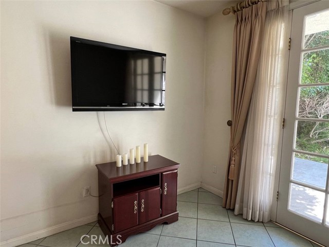 4751 Haskell Avenue, Encino CA: https://media.crmls.org/medias/7e2e5aed-75ba-4552-8f77-73e837bf5f21.jpg