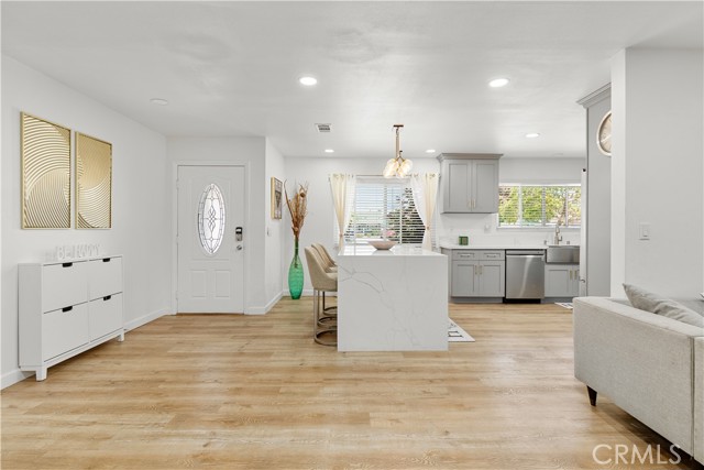 Detail Gallery Image 11 of 28 For 6002 Calvin Cir, Huntington Beach,  CA 92647 - 3 Beds | 2 Baths