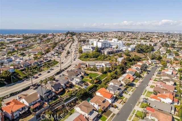 440 Prospect Avenue, Redondo Beach, California 90277, 4 Bedrooms Bedrooms, ,3 BathroomsBathrooms,Residential,Sold,Prospect,SB18044582