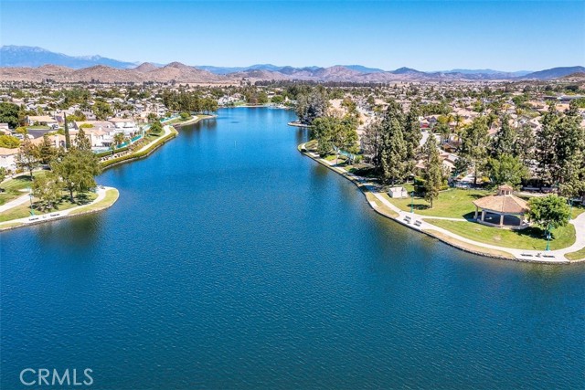 28705 Bridge Water Lane, Menifee CA: https://media.crmls.org/medias/7e30dc9e-af83-4e76-86b8-acc1e7c1b9d0.jpg